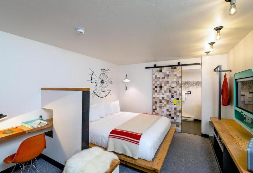 اتاق استاندارد یک نفره, The Lark