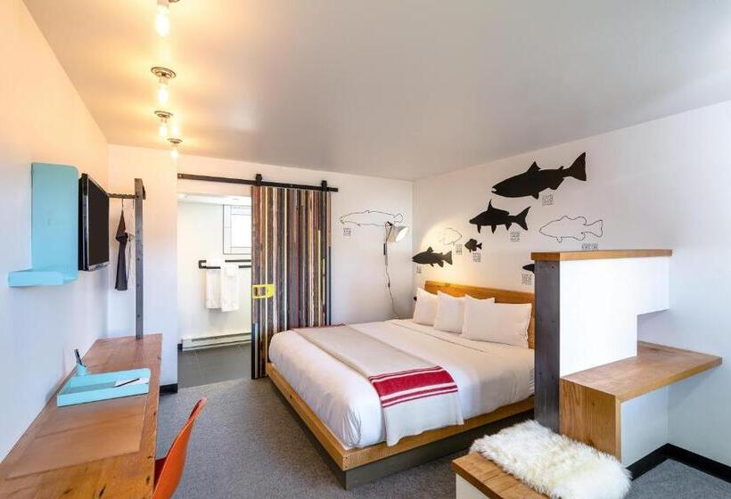 اتاق استاندارد یک نفره, The Lark