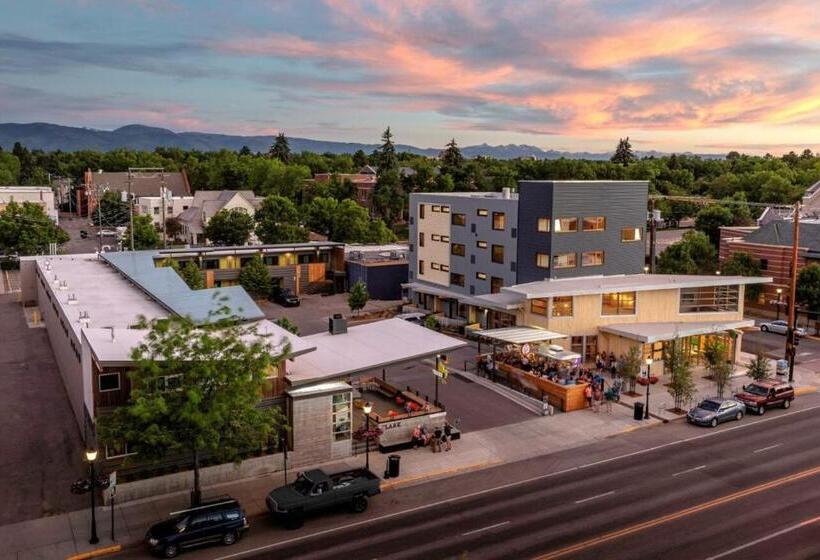 اتاق سوپریور, The Lark