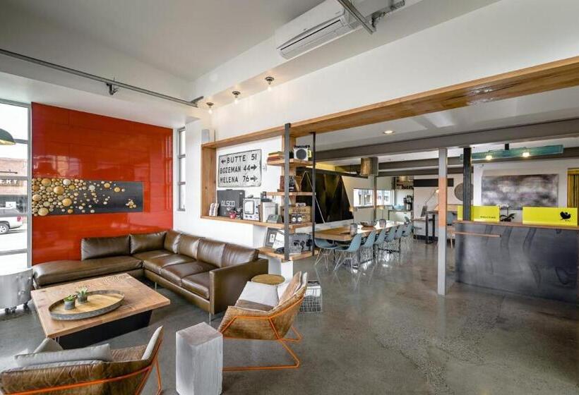 اتاق سوپریور, The Lark