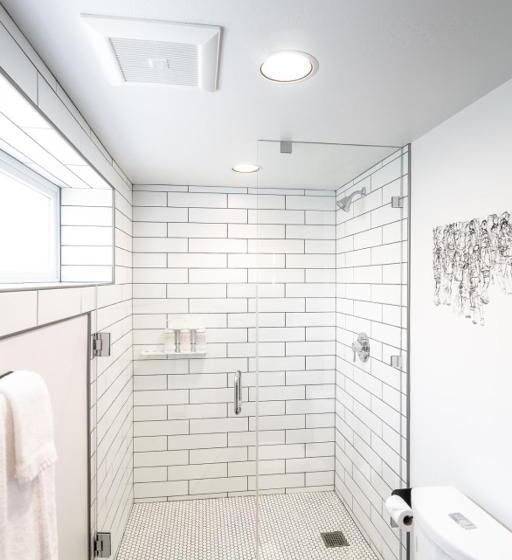 اتاق سوپریور, The Lark