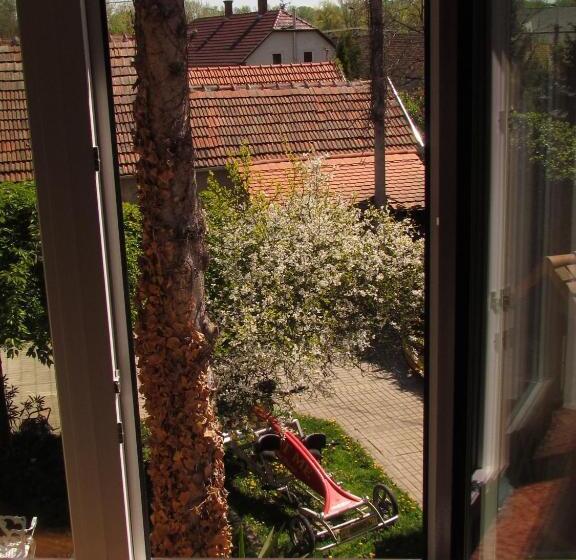 חדר סטנדרט לשלושה, Torkolat Panzió