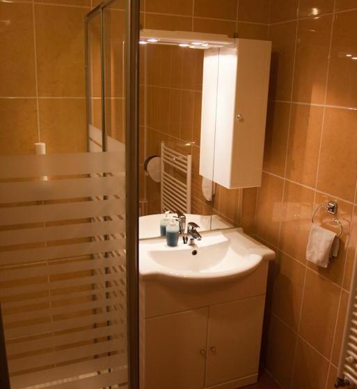 스탠다드 룸, Hét Vezér Apartman