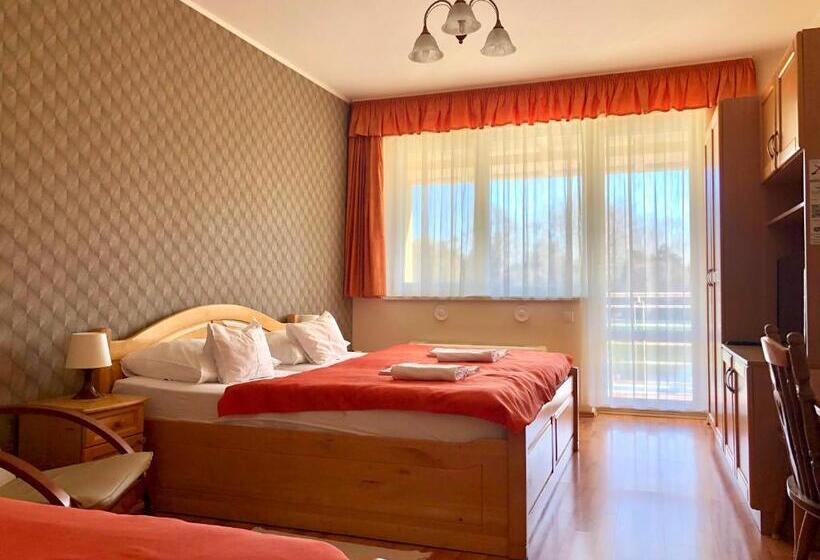 스탠다드 트리플 룸, Hét Vezér Apartman