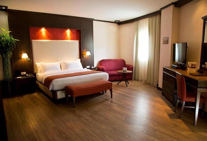 سوییت اجرایی, Golden Lili Resort & Spa