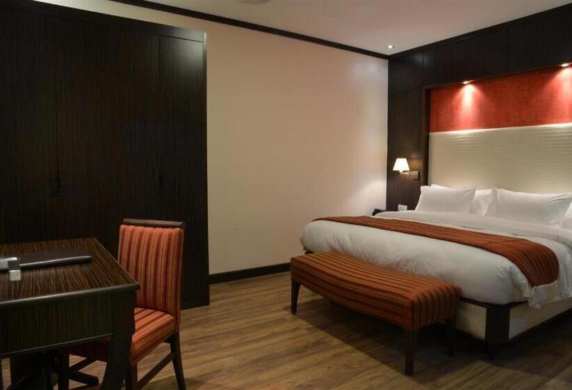 سوییت اجرایی, Golden Lili Resort & Spa