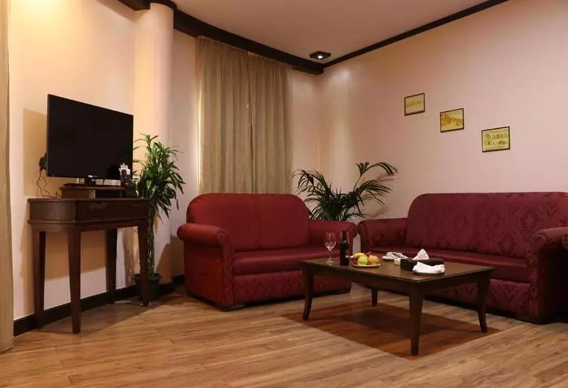 سوییت اجرایی, Golden Lili Resort & Spa