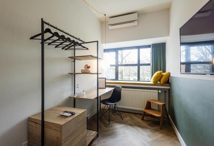 غرفة قياسية, Badhuis