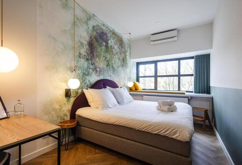 غرفة سوبيريور, Badhuis