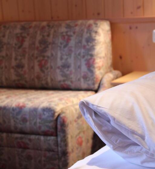 Четырехместный Номер Стандарт с Балконом, Garni Alpina