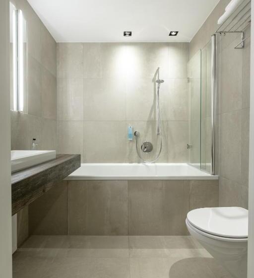 标准间, Gutwinski