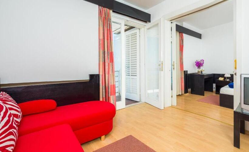 סוויטת קומפורט, Hvar