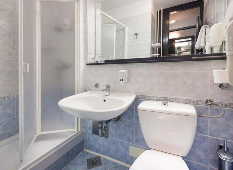 חדר סטנדרט עם מרפסת ונוף לים, Hvar