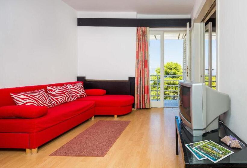 סוויטה משפחתית, Hvar