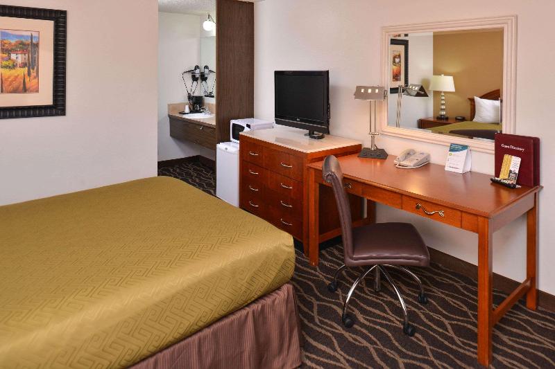 חדר משפחתי, Hvar