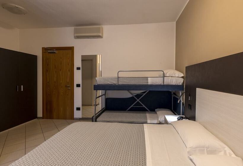 غرفة قياسية رباعية, La Tavernetta