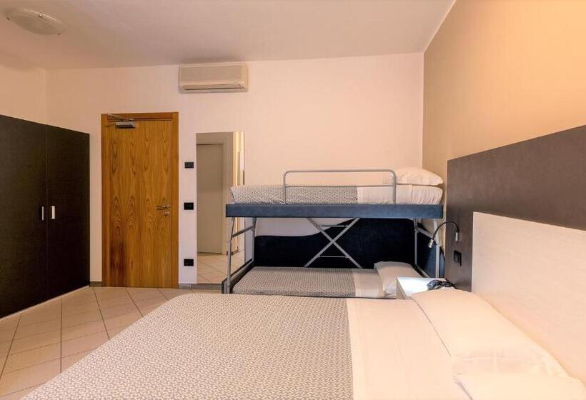 غرفة قياسية رباعية, La Tavernetta