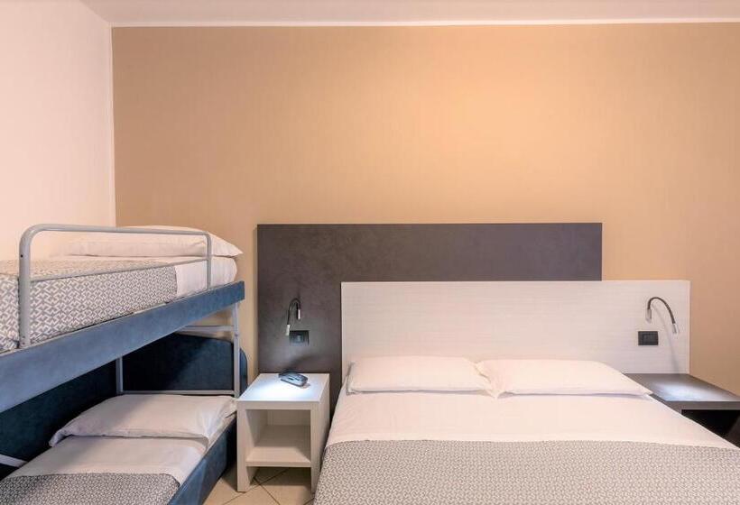 غرفة قياسية رباعية, La Tavernetta