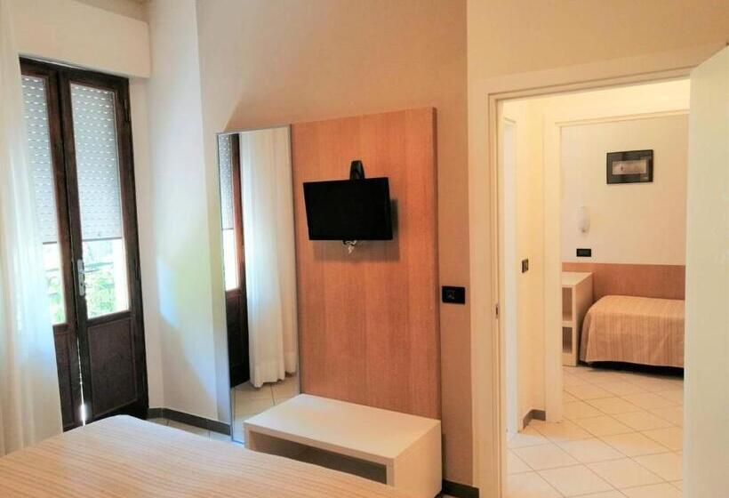 جناح جونيور مزوَّد بشرفة, La Tavernetta