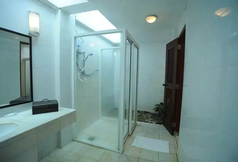 Villa 1 Makuuhuone, Sari Pacifica Resort & Spa Sibu Island