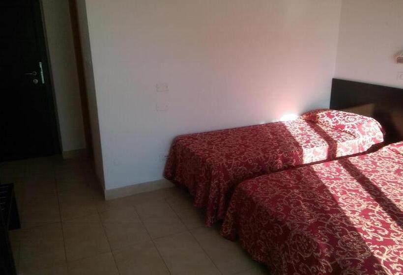 スタンダードトリプルルーム, Union