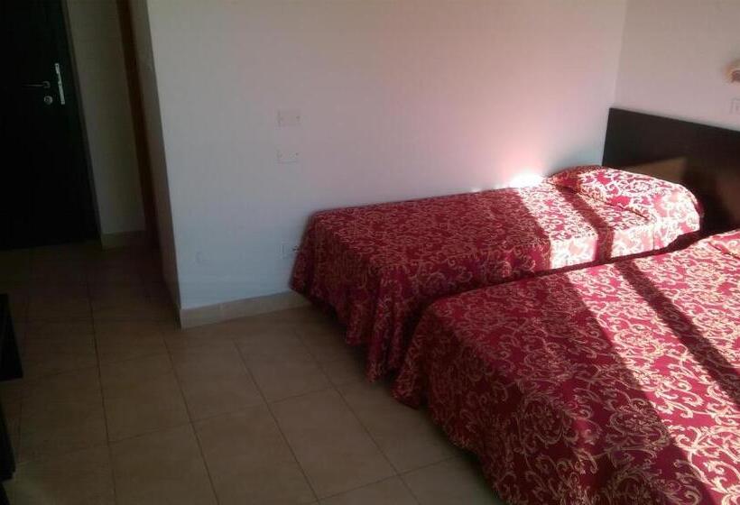 スタンダードトリプルルーム, Union