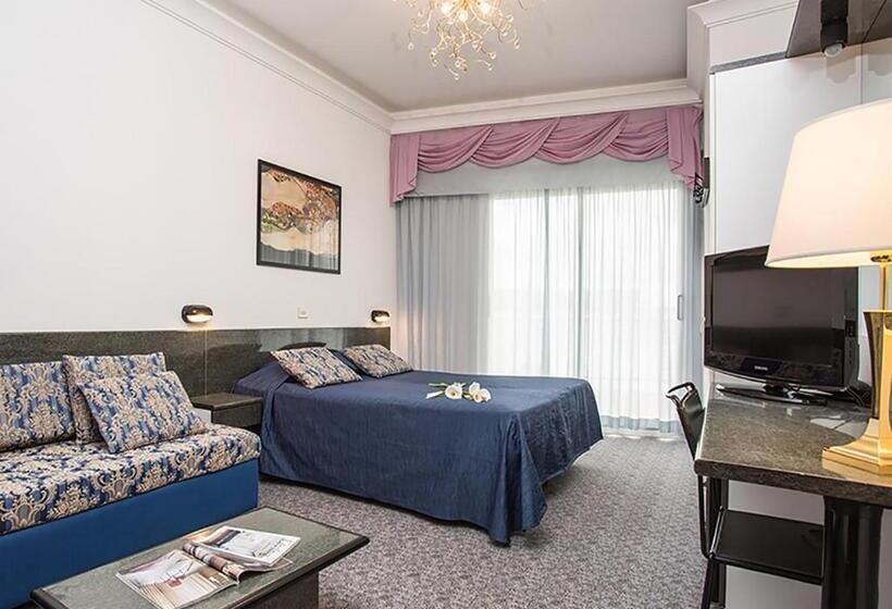 اتاق خانوادگی, Wivien