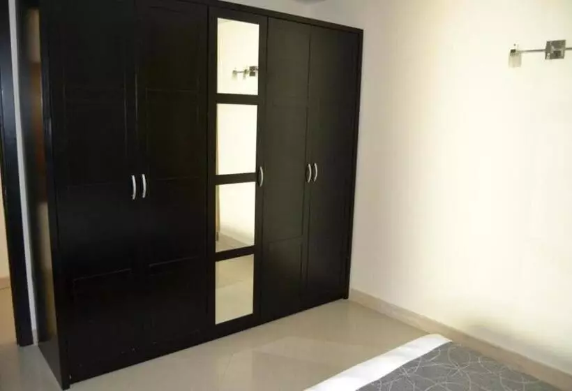 3 Bedroom Deluxe Apartment Sea View, Pebbles Boutique Apart