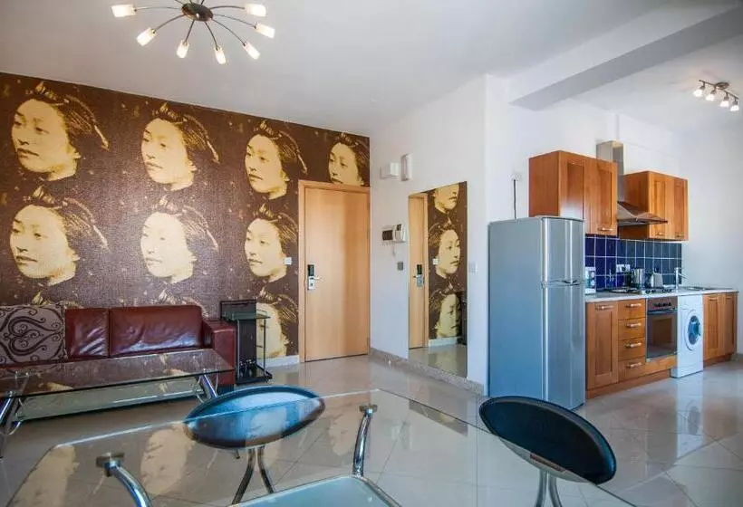 آپارتمان 1 خوابه با چشم‌انداز جانبی دریا, Pebbles Boutique Apart