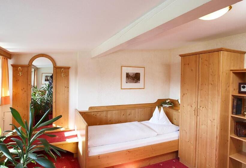 غرفة قياسية, Die Linde