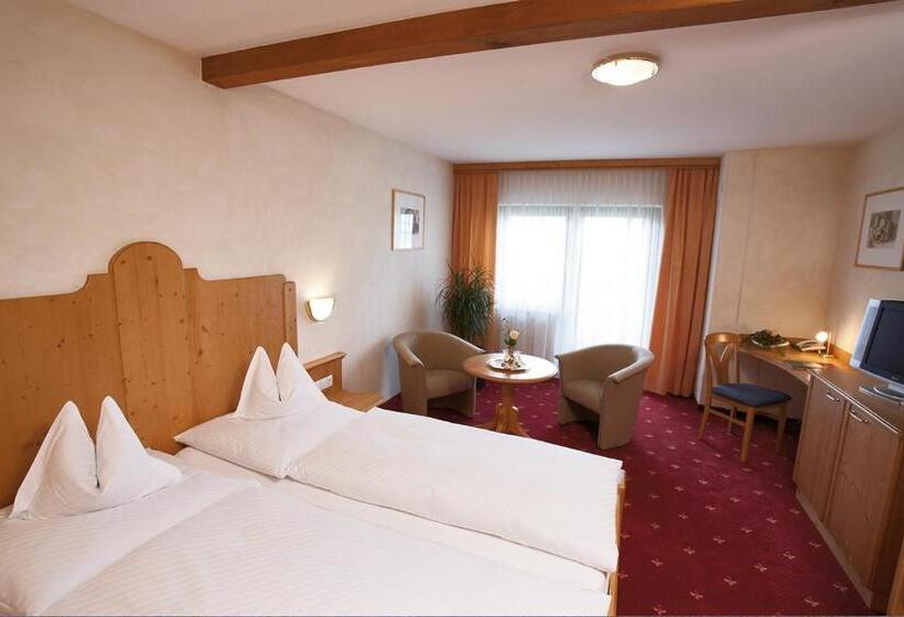 غرفة قياسية مزوَّدة بشُرفة, Die Linde