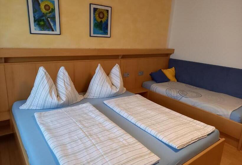 スタンダードトリプルルーム, Weingut Gastehaus Palkowitsch