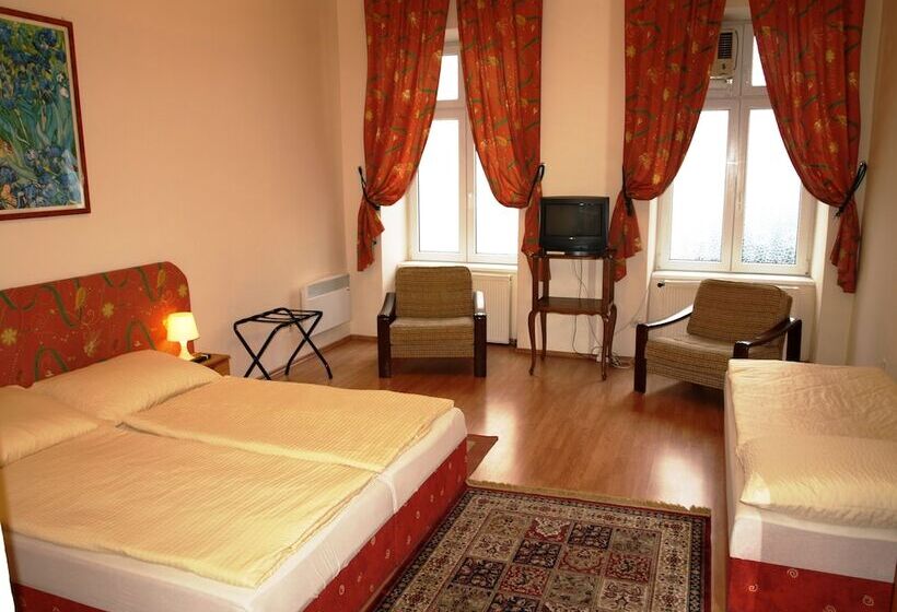 استودیوی استاندارد, Pension Tal Studios