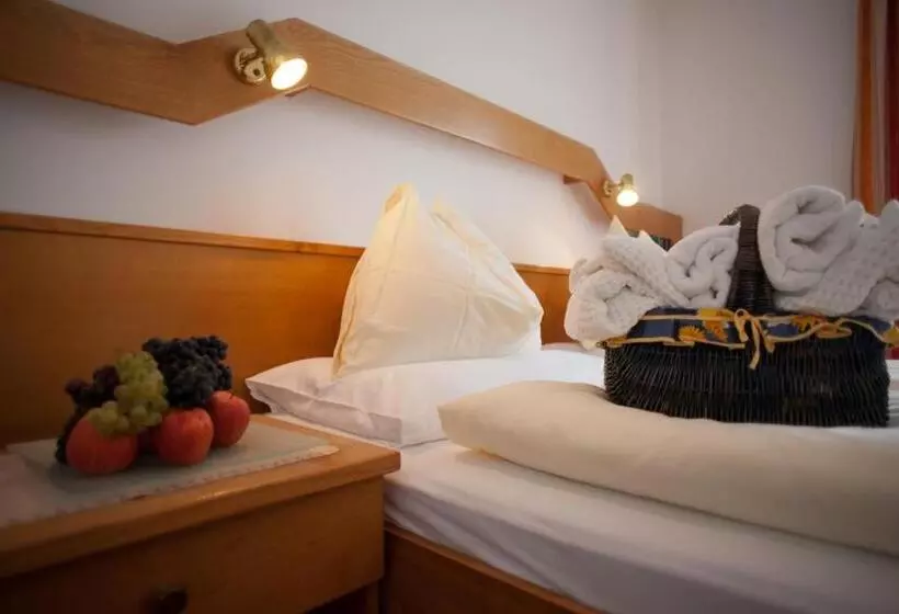 Standard-huone, Simon   Hotel & Café