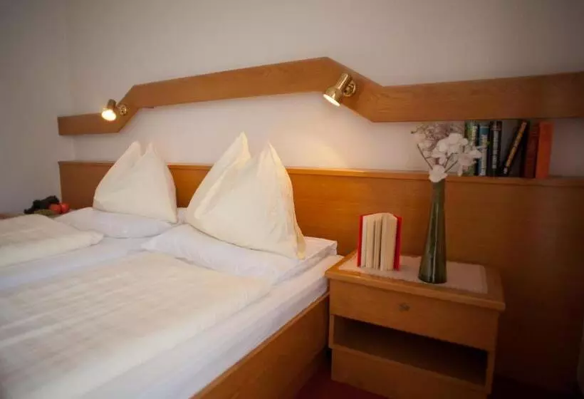 Standard-huone, Simon   Hotel & Café