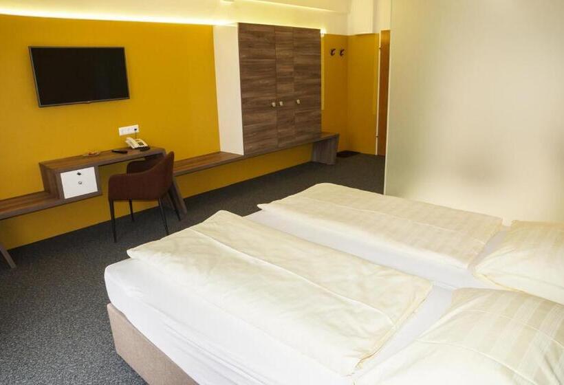 Номер Стандарт, Simon Hotel & Café