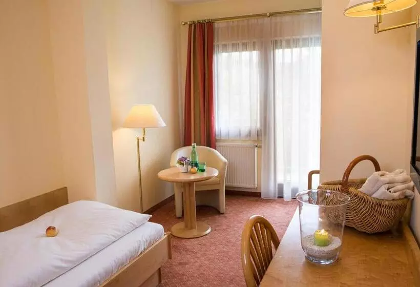 Standard Yhden Hengen Huone, Simon   Hotel & Café