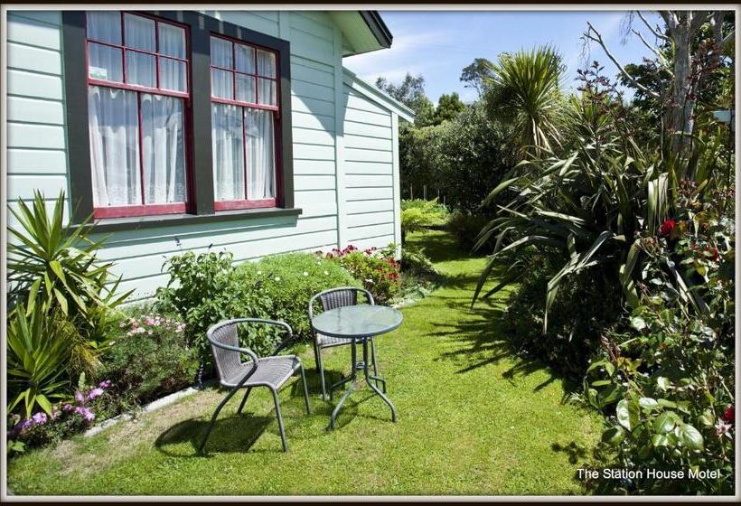 סטודיו בסיסי, The Station House Motel