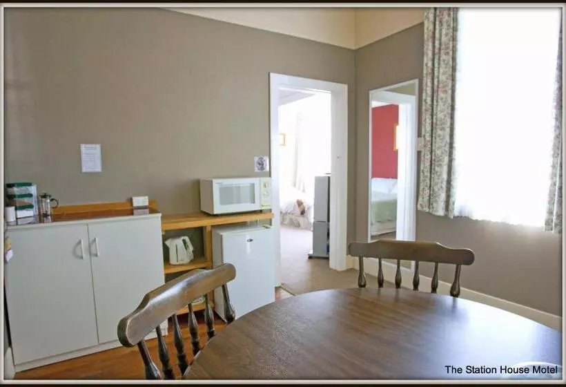 Standard-studio, The Station House Motel