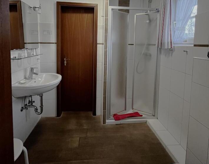 스탠다드 룸, Anka