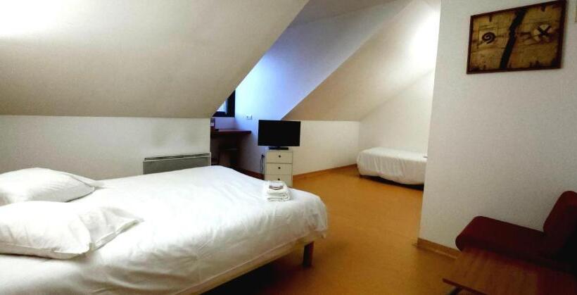 Номер Стандарт Трехместный, Beddy Bye Hôtel
