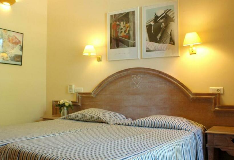 스탠다드 발코니 룸, Vacances Bleues Hôtel Castel Luberon