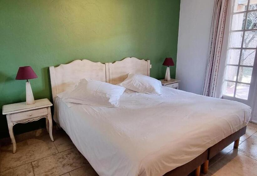 프레스티지 룸, Castillon Des Baux