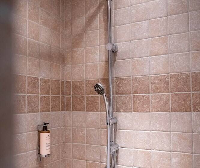 スーペリアールーム, De La Fossette