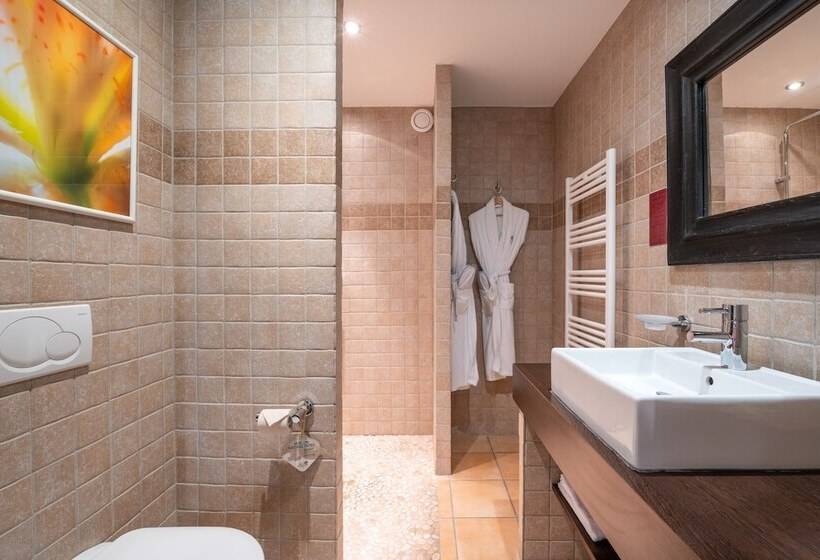 スーペリアールーム, De La Fossette