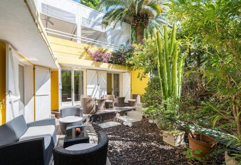 テラス付スイート, De La Fossette