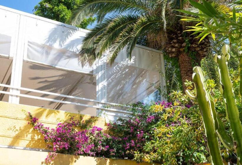 テラス付スイート, De La Fossette