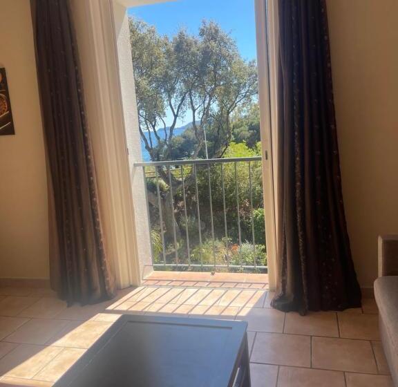 Deluxe Suite Sea View, De La Fossette