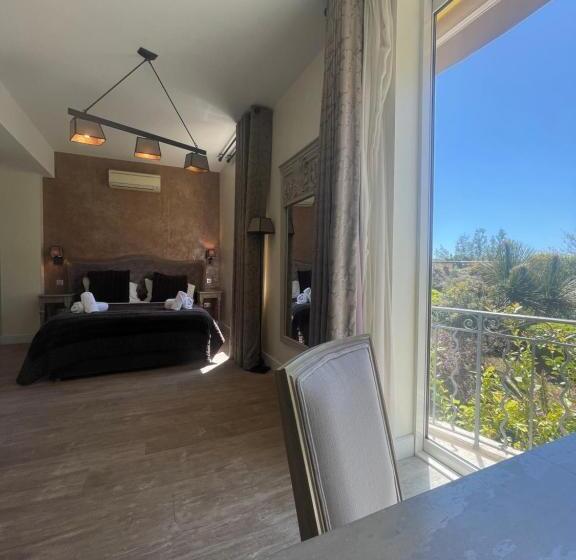 スーペリアールーム, De La Fossette