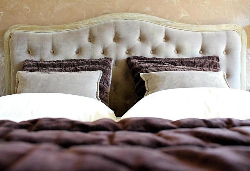 スーペリアールーム, De La Fossette